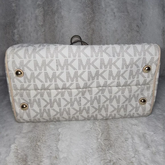 Michael Kors White and Tan Signature Satchel Purse Perfect For Everyday Styling - Picture 12 of 12